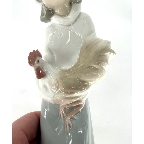 Lladro Figurines "Angel Praying" #4538 & “Girl Holding Rooster” #4677 No Box - Picture 12 of 14